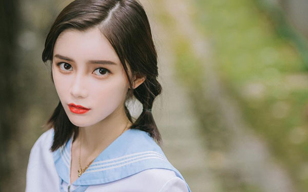 年轻漂亮女教师2在线观看