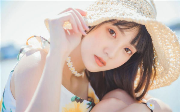 年轻的女教师4在线播放