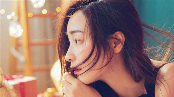 年轻的小婊孑2在线播放