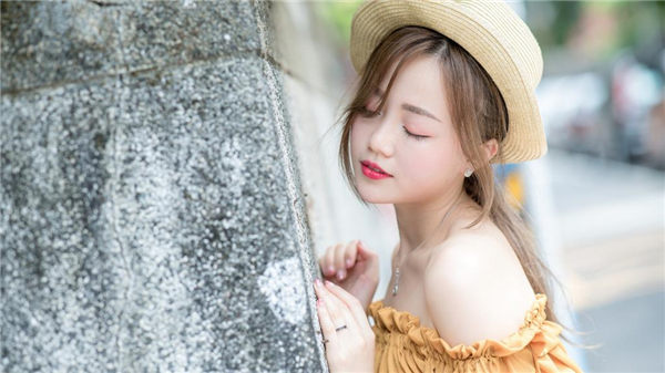 一个人视频在线播放免费