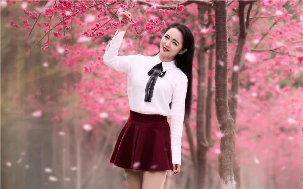 漂亮妻子洗澡被公强啪啪