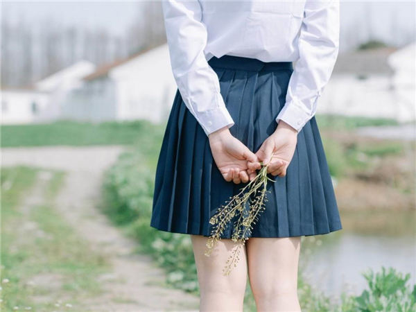 美丽女教师BD高清