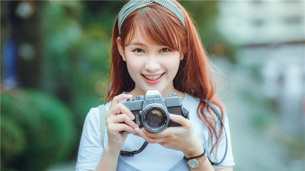 年轻的女教师4在线播放