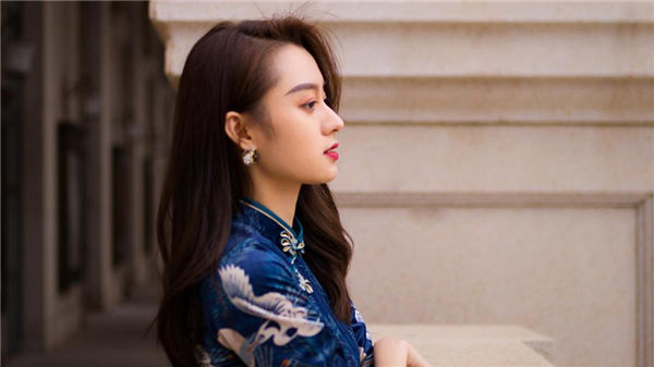漂亮的女教师3中字在线