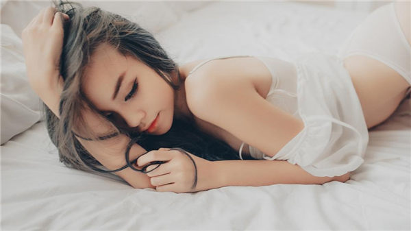 一个人在线观看免费的视频完整版