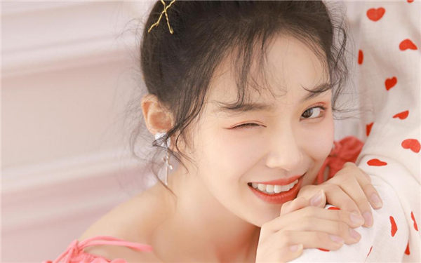 饥渴的漂亮女邻居HD