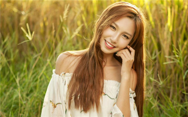 年轻的女教师4在线播放