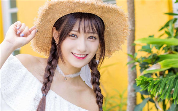 年轻的女教师4中文字幕