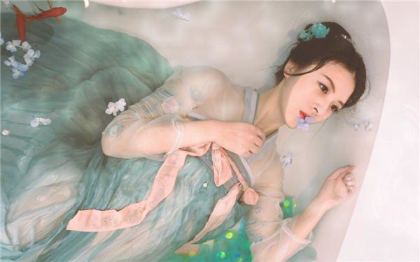 漂亮的女邻居3韩剧在线
