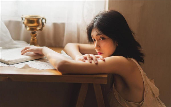 韩国年轻的邻居女教师3