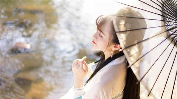年轻女教师1BD高清电影网