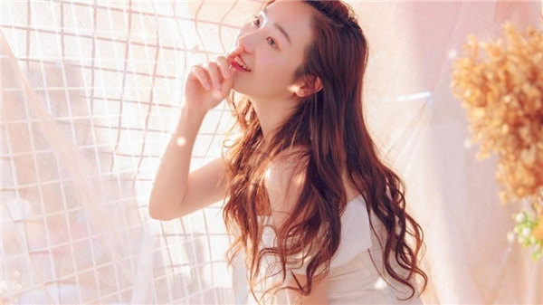 饥渴的漂亮女邻居HD