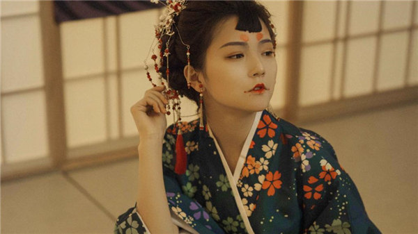厨房玩丰曼妻子HD完整版视频