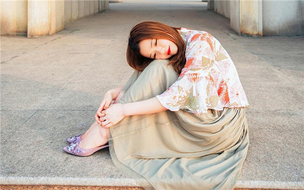 漂亮的女教师2中字在线
